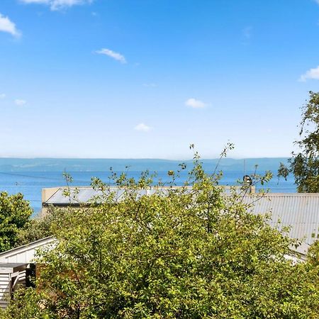 Waitahanui Lake House - Lake Taupo Holiday Home Extérieur photo