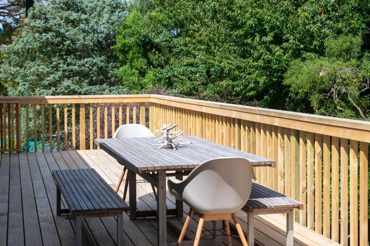Waitahanui Lake House - Lake Taupo Holiday Home Extérieur photo