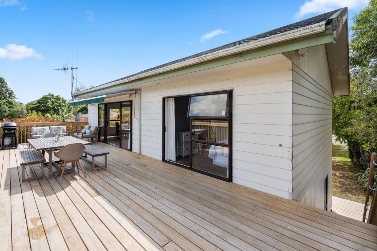 Waitahanui Lake House - Lake Taupo Holiday Home Extérieur photo